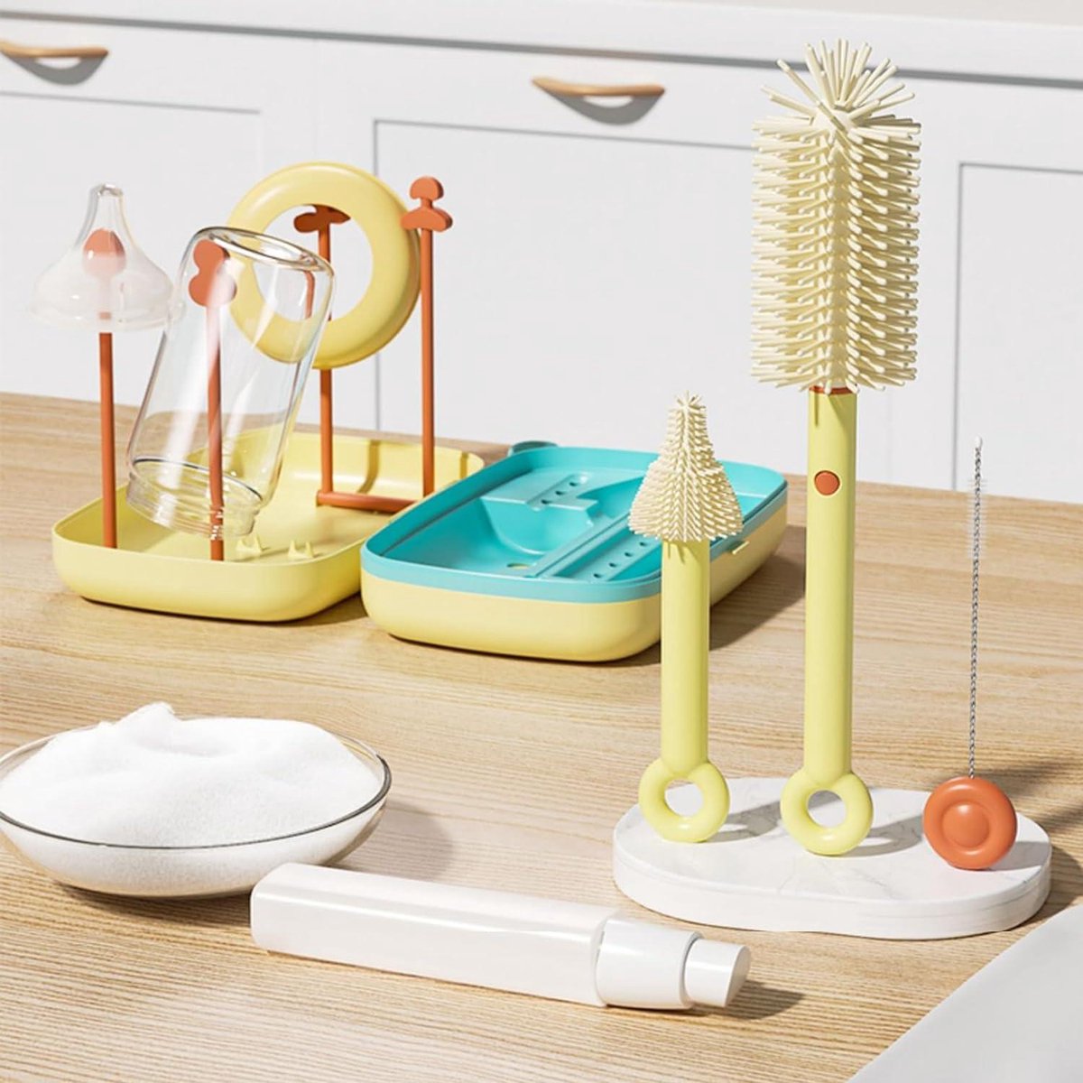 Flessenborstel Baby Reisset Borstels voor Reiniging 6-in-1 - Draagbare Siliconen Flessenborstel Tepelreiniger - Rietjesborstel Zeepdispenser en Fles Droogrek - Beige Flessenborstel Baby