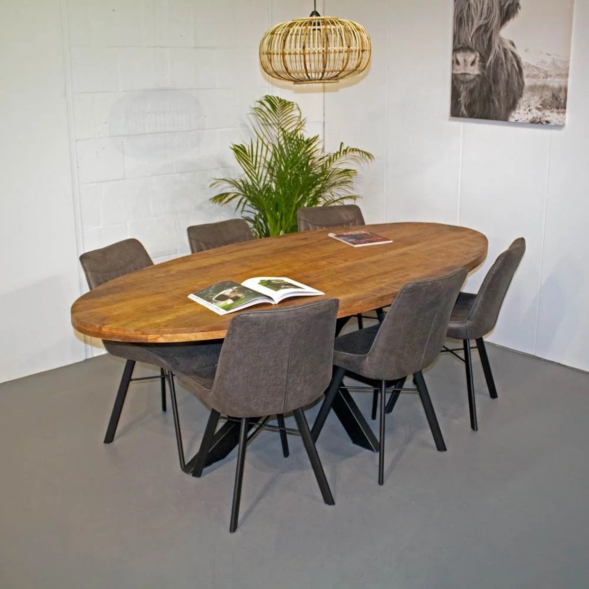 Eettafel - Tafel - Ovaal 5 cm dik - Mangohout - Naturel - 180x90x77 - Spinpoot metaal - Mat gelakt