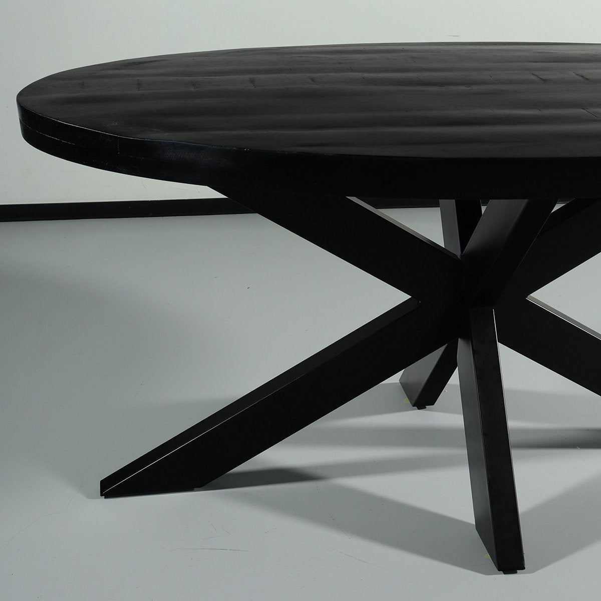 Eettafel ovaal mangohout 160cm James zwart ovale industriële tafel duurzaam mango eetkamertafel