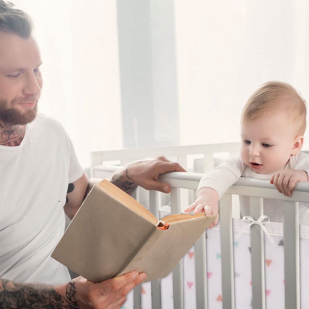 Bedomranding nestje, nestje voor kinderbedden, randbescherming, babybed, ademende bekleding, hoofdbescherming babybed, omrandingen, valbescherming voor babybed, rasterstokken, olifant (driehoek)