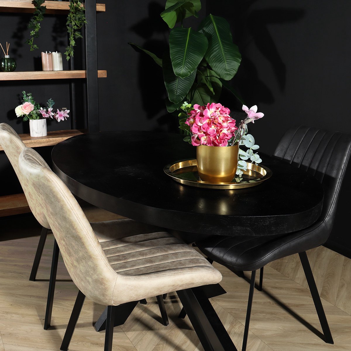 Eettafel ovaal mangohout 160cm James zwart ovale industriële tafel duurzaam mango eetkamertafel