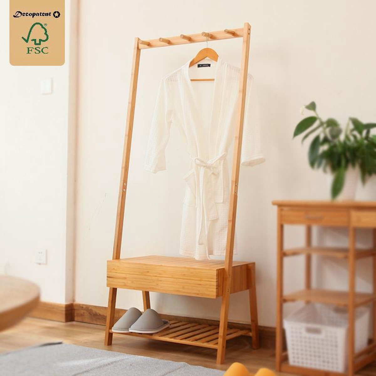 Stevig staand bamboe garderoberek - Voorzien van kapstok, lade & legplank voor schoenen - kledingrek - bamboe houten kledingrek - staand garderoberek - kleding rek met schoenenrek - Decopatent®