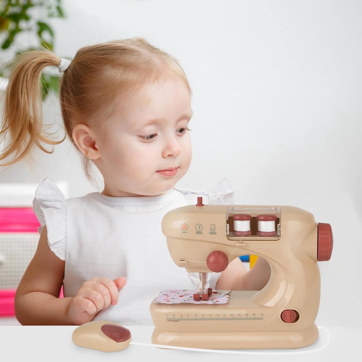 Kindernaaimachine - Naaimachine - Met Voetpedaal - 12,7 x 2,5 x 10,2 CM - Beige