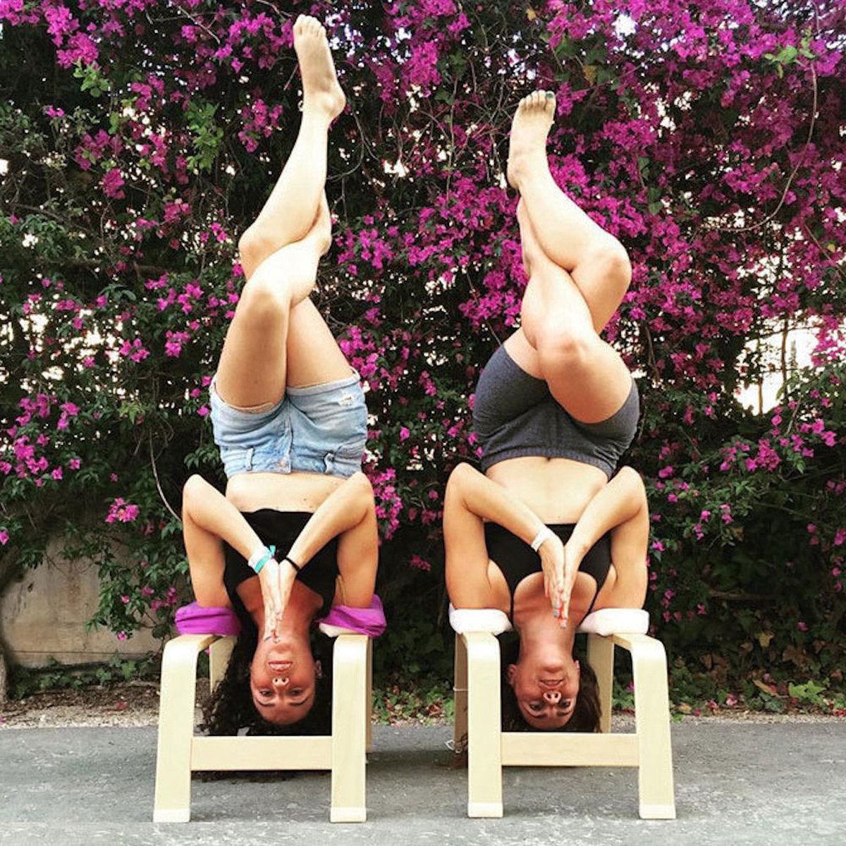 Yoga stoel - Bamboe Inversie stoel - Wit Kussen - Meditatiebankje - Hoofdstandbankje - Yogakruk - Yogaoefeningtrainer - Yogastoel - Handstandtrainer - Omgekeerde Kruk / Stoel