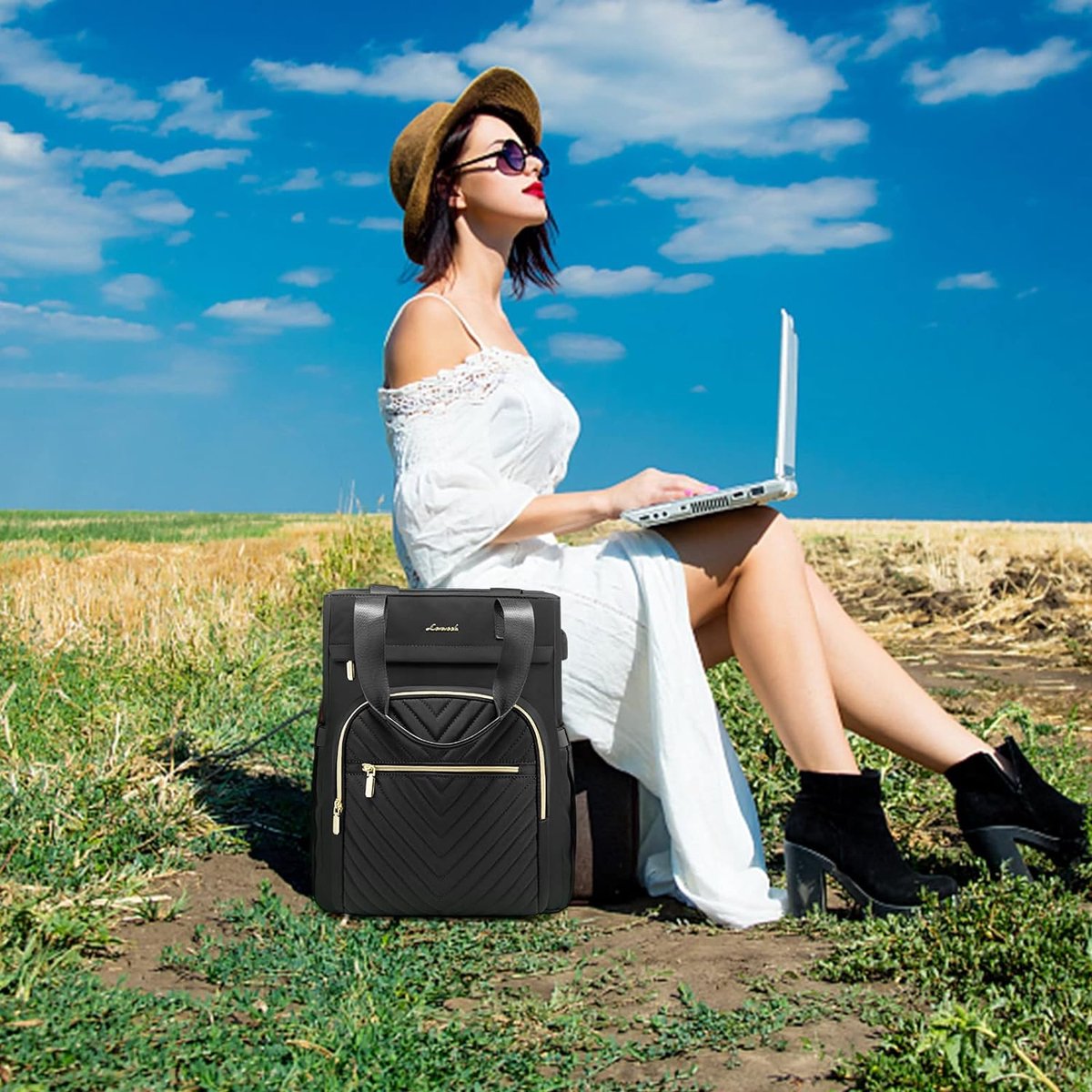 Laptoptas 15.6 inch - Zwart - USB oplaadpoort - Laptoprugzak - 33 x 16 x 41 cm - Waterbestendig - Laptoprugtas 15,6 inch - Anti-diefstalvak - Handtas met gouden details