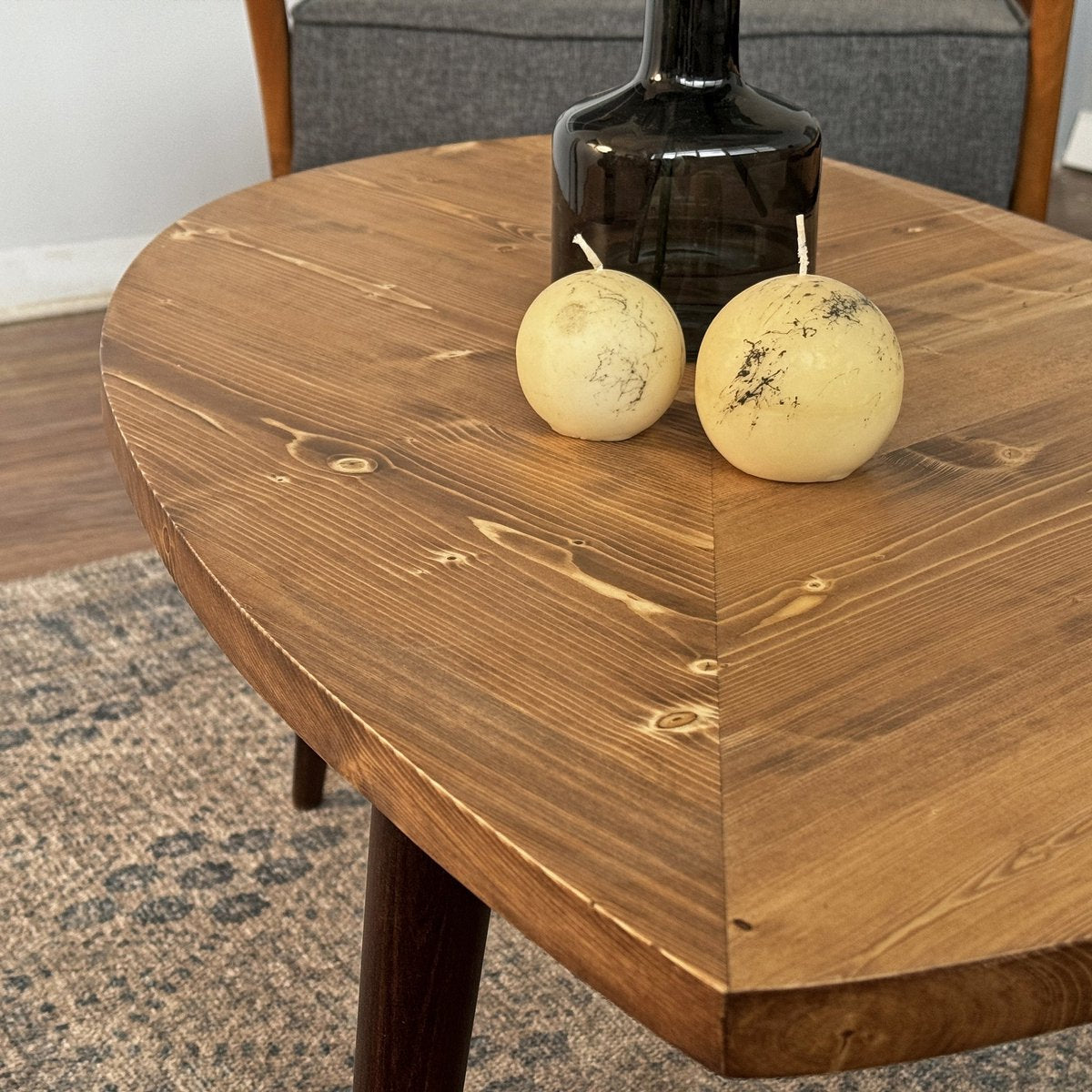 Salontafel - Vurenhouten salontafel - Salontafel van echt hout - Salontafel met massief bladmotief - Bijzettafel - Industriële salontafel - Moderne salontafel - 98x53 cm