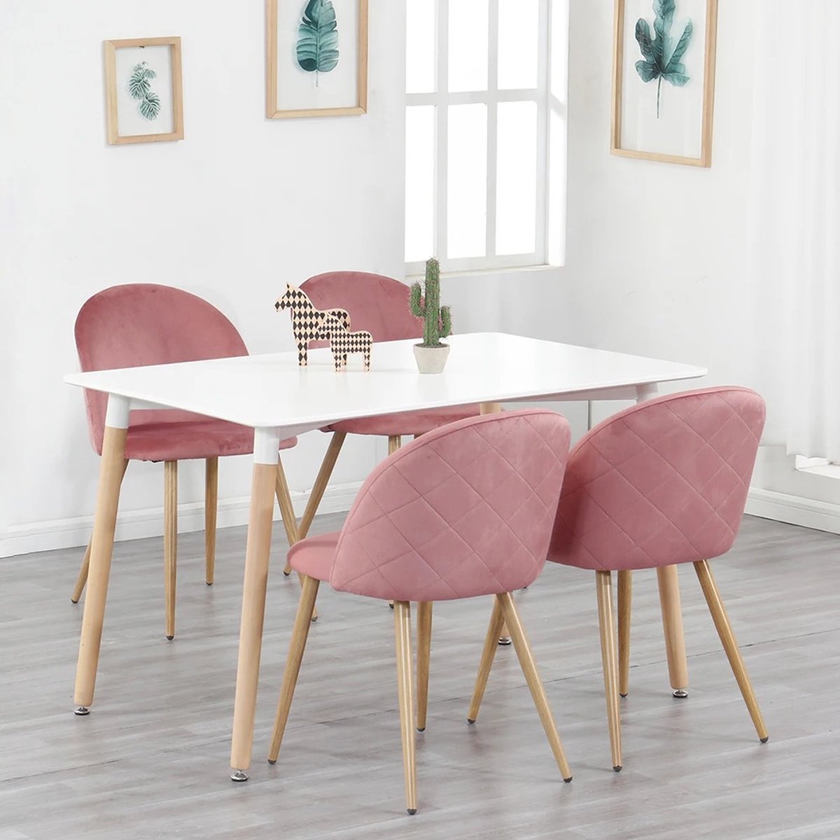 RM Store® - Set van 4 moderne stoelen - Fluweel stoelenset - Eetkamerstoelen - Bureaustoelen - Woonkamerstoelen - Houten poten - Loungestoelen - Antislip - Roze - Max. 120 KG.