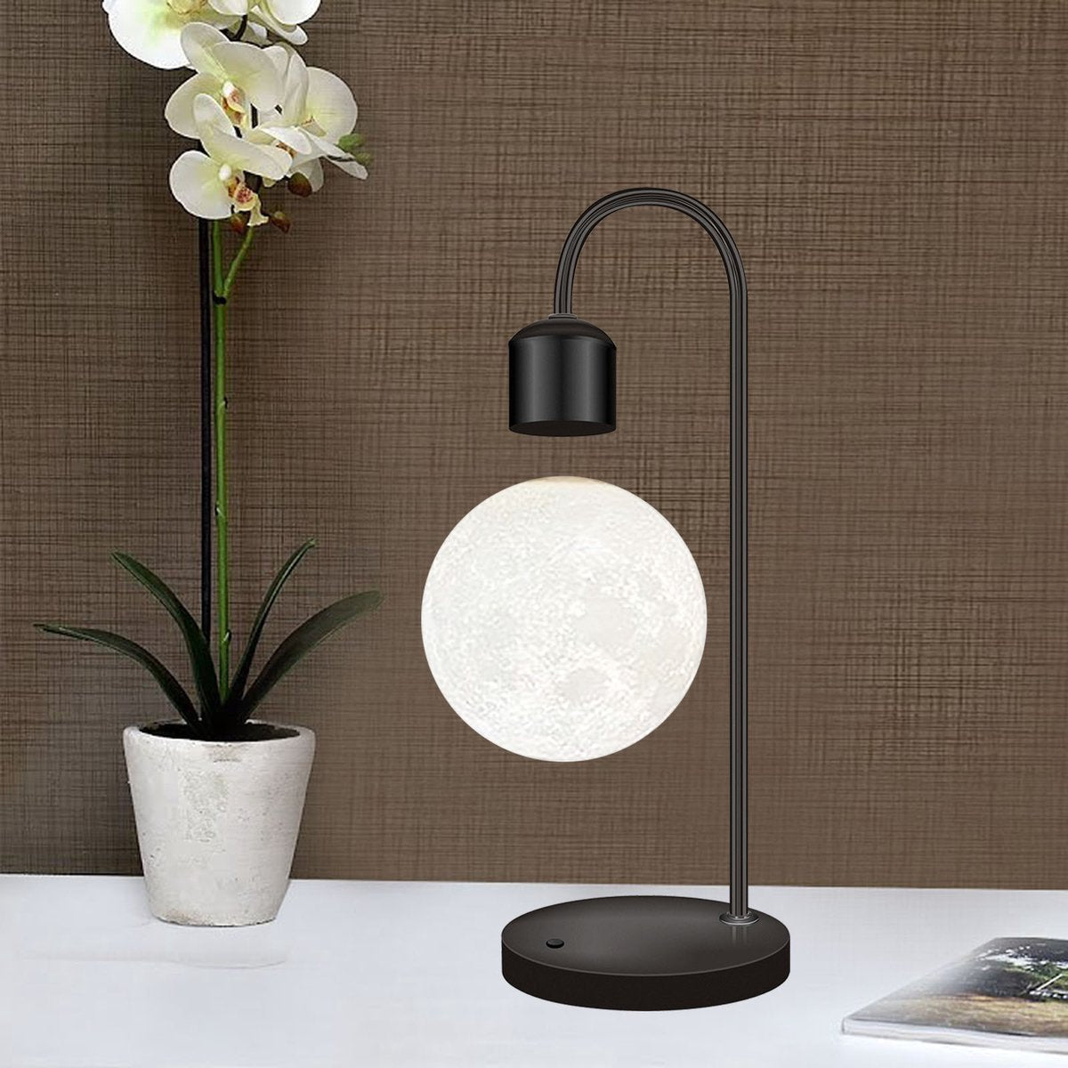 Magnetic Moon Lamp - Zwevende maanlamp - Draadloos Telefoon Oladen - Maan bureaulamp - Touch Aan en Uitknop - Staande lampen - Led Lampen - Zwart