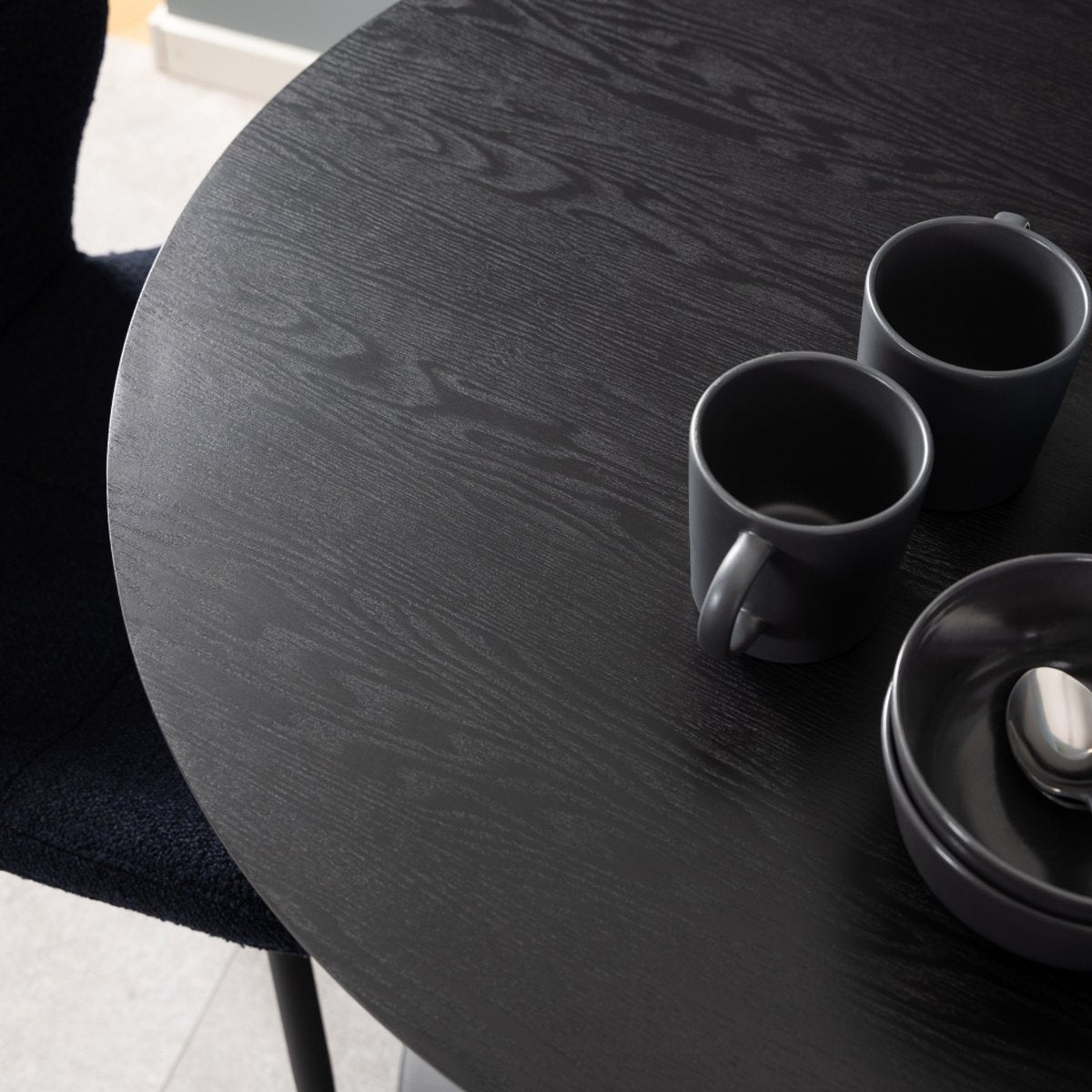 Eettafel Heeze - MDF - Zwart - Ø 80 cm en 75 cm hoog - Rond - Eetkamertafel - Keukentafel