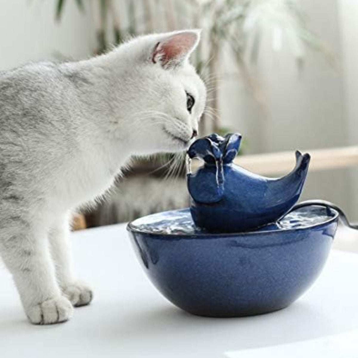 Ceramic cat fountain - Ceramic drinking fountain - Indoor fountain - 17.5 * 15 cm - Blue