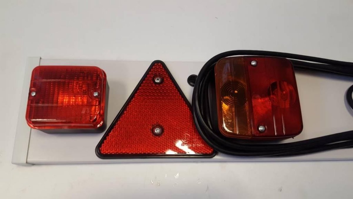 Complete lichtbalk voor aanhanger met 9 meter kabel - 122 cm - 7-polig