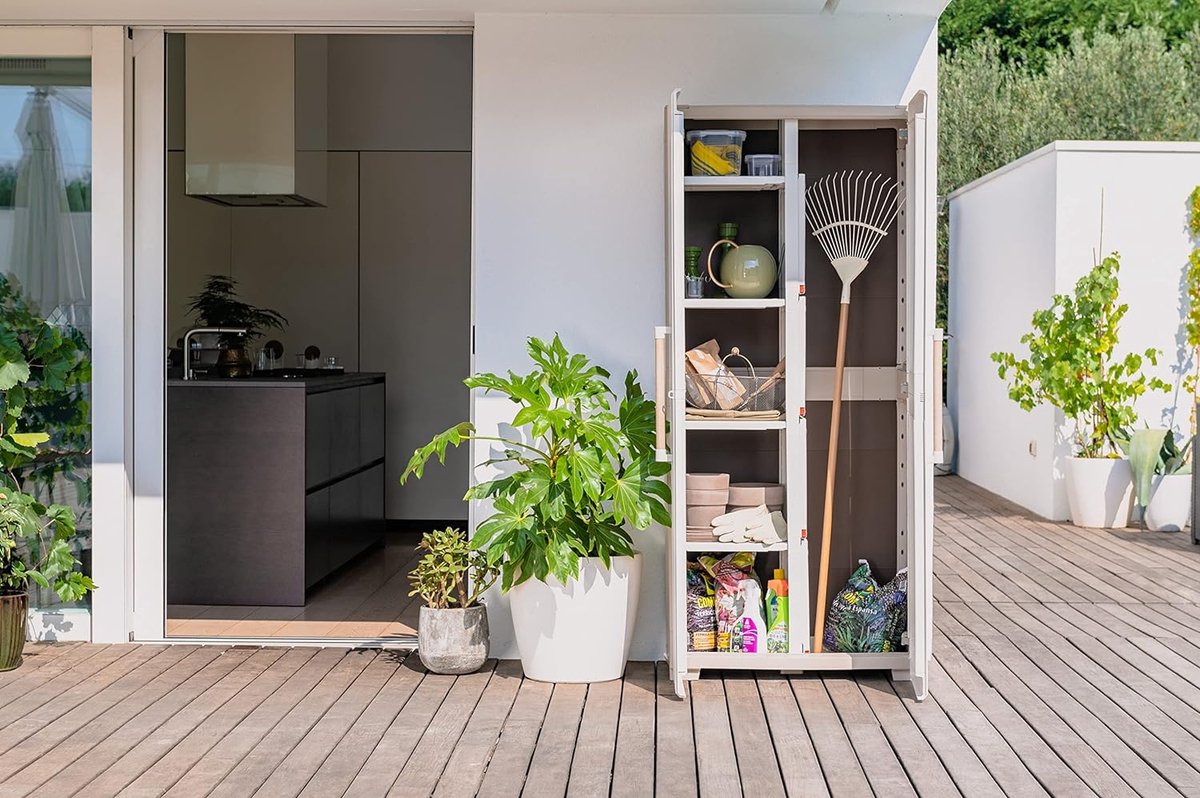 Keter Groove Outdoor Kast met Houtlook Deuren - Beige/Zand, 80 x 45 x 180 cm