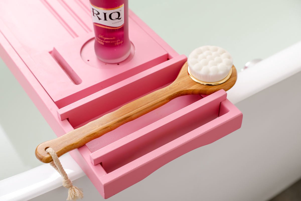 Decopatent® Badplank - Uitschuifbaar 75 -> 110 Cm - Verstelbaar Bamboe Badrekje voor in bad - Boekenhouder - Tablethouder - Roze
