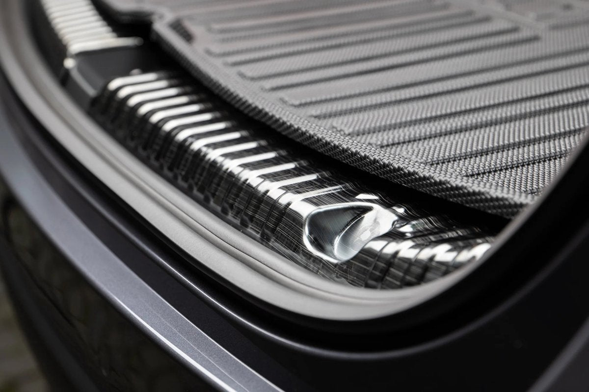 Tesla Model Y Dorpel Beschermer Kofferbak Carbon Look - Premium Accessoires in Nederland en België