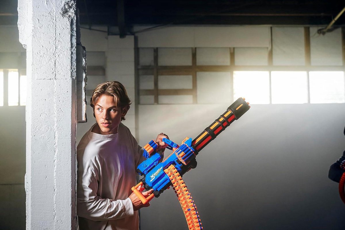 Insanity Gemotoriseerde Rage Fire Blaster met 72 Darts - X-Shot Air Pocket Technologie - Dartopslag - Automatische Aanvoerband - Statief en Scope