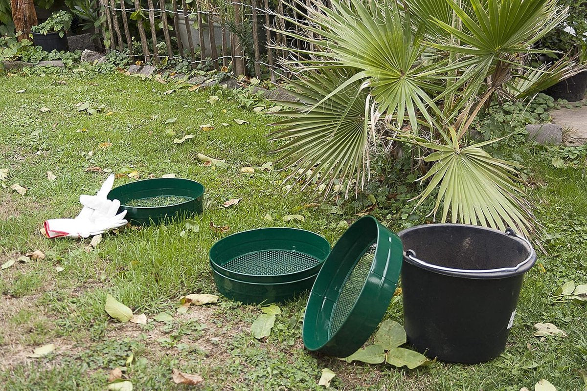 Garden sieve in different mesh sizes, round sieve 33 cm diameter, soil sieve for seeds, soil, compost, stones, weeds, gravel | stackable | very robust | rust-resistant (9 mm)