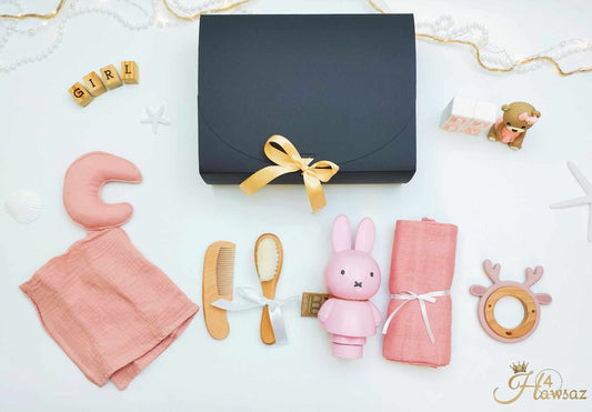 Kraamcadeaus voor meisje 7 stuks - Hawsaz.nl cadeau - Babygeschenksets - Geboortecadeau - babyshower - Babyset - Baby knuffeldoekje - Speenkoord - Babygeschenk - babyspeelgoed - Babyverzorging - Nijntje - Gepersonaliseerd