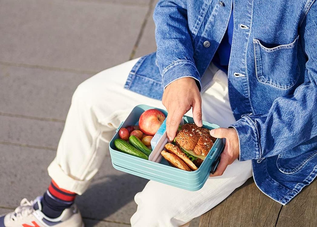 Mepal Take a Break Lunchbox groot, 1500 ml inhoud, broodtrommel met verdeler - ideaal voor mealprepping, vaatwasserbestendig, ABS, nordic pink