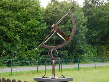 Zonnewijzer op Voet - 80 cm - IJzer-messing