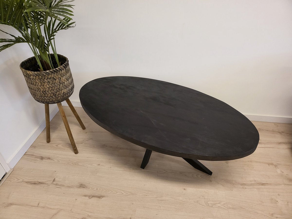 Salontafel Anne - volledig zwart - ovaal 120 cm lang mangohout met matrixpoot 80 cm breed metalen frame