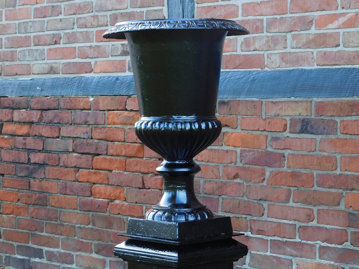 Large garden vase on pedestal - black - cast iron