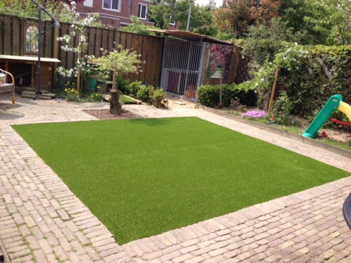 kunstgras - grastapijt - 4 mtr lang x 2 mtr breed - 15 mm