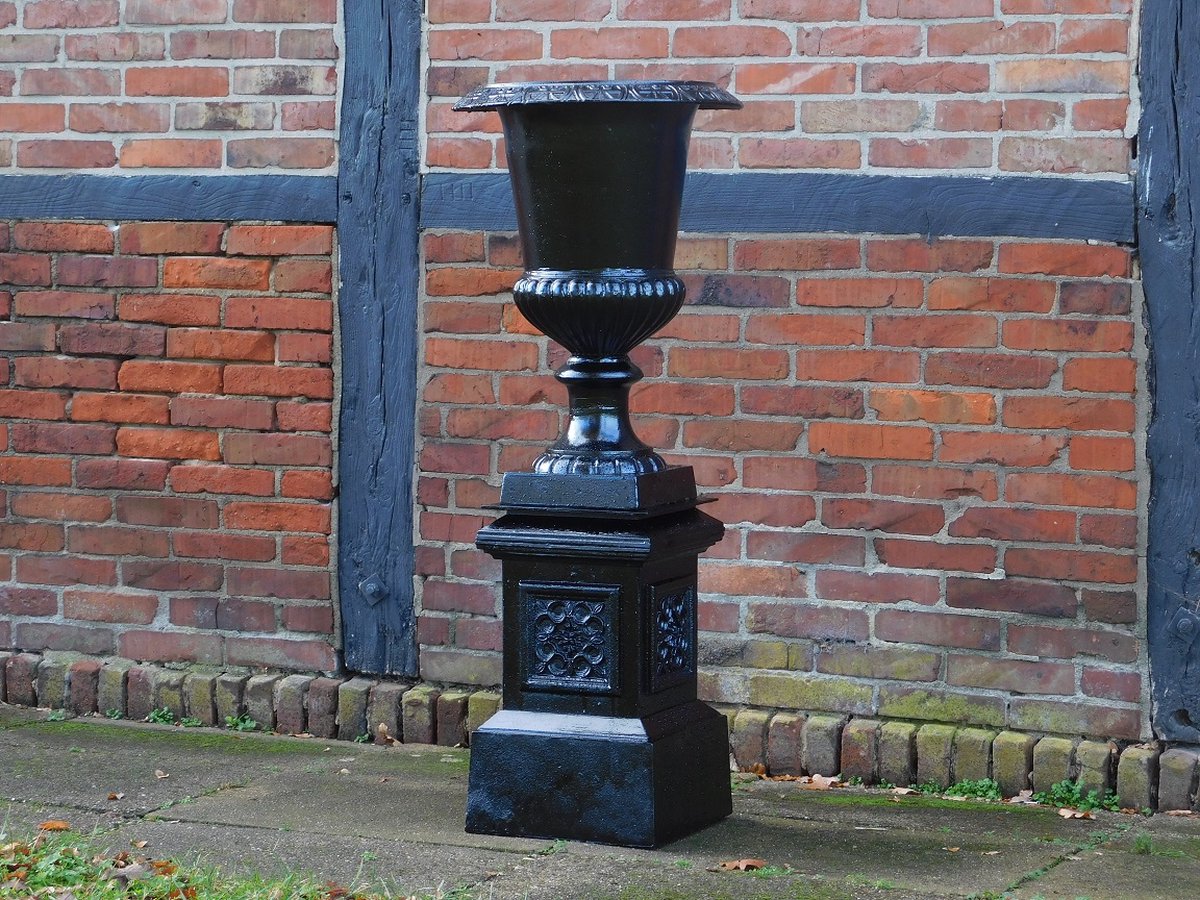 Large garden vase on pedestal - black - cast iron