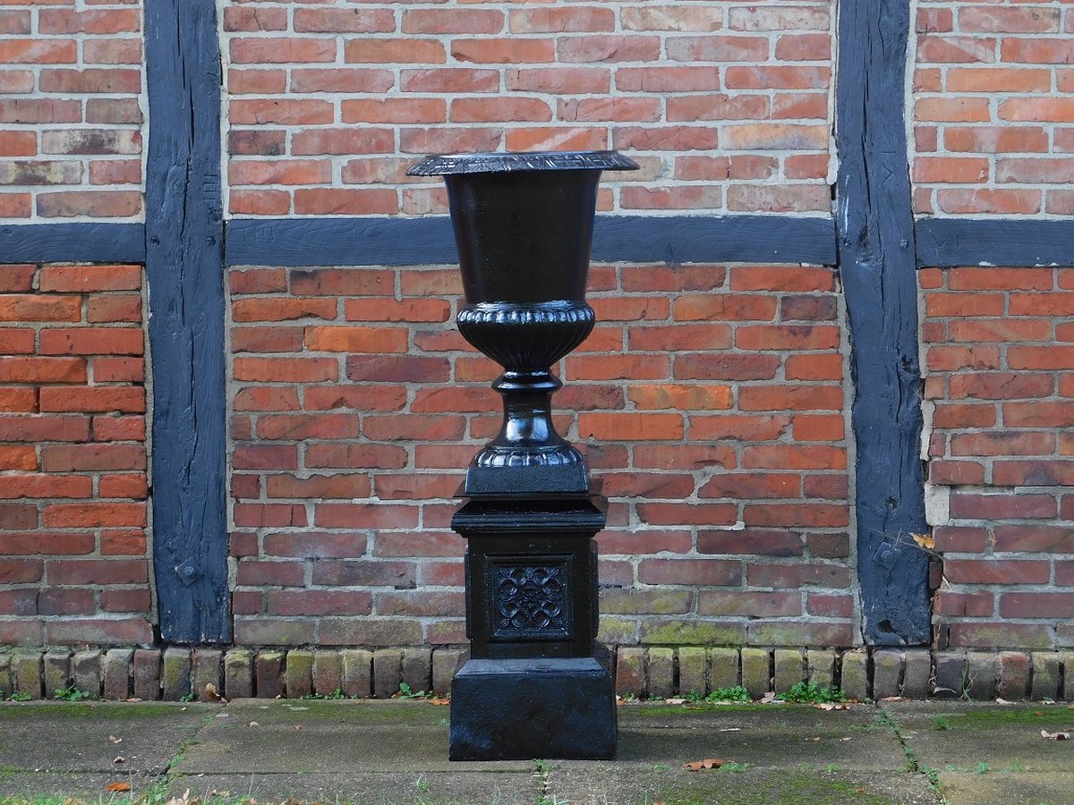 Large garden vase on pedestal - black - cast iron