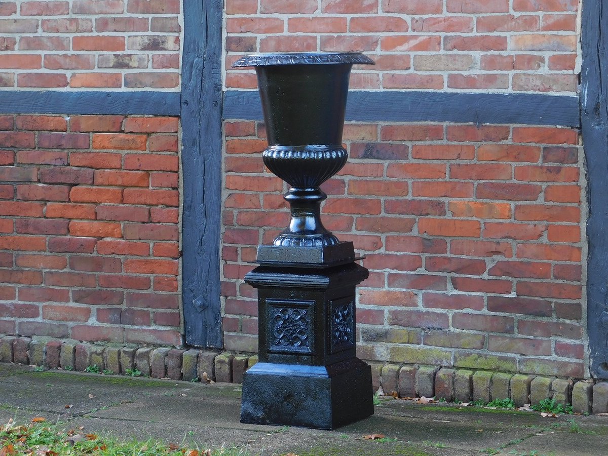 Large garden vase on pedestal - black - cast iron