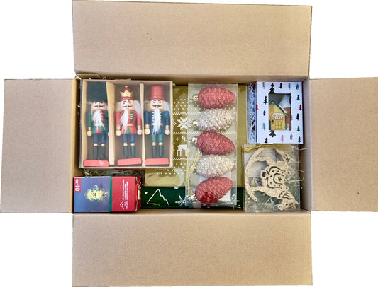 Complete Christmas Decoration Gift Package - LED Lights - Christmas House - Light Balls - Table Runner - Christmas - Gift - Christmas Box
