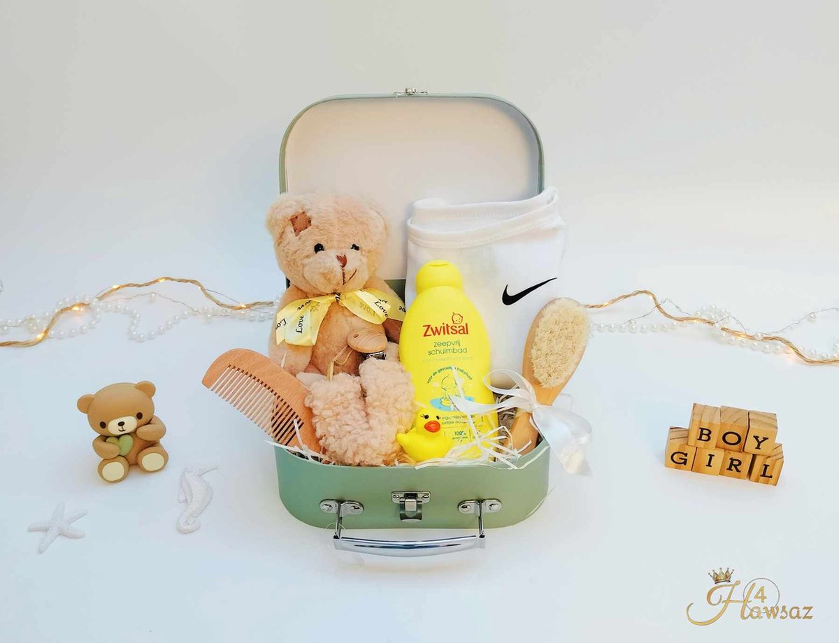 Genderneutraal baby cadeau 8 stuks - Kraamcadeau voor jongen en meisje - Zwitsal verzorging - Babypakket - Babykleding - Babygeschenksets - Geboortecadeau - babyshower - Babyset - Baby borstel en kam - Hawsaz.nl Cadeau- Babykado - Knuffel beer