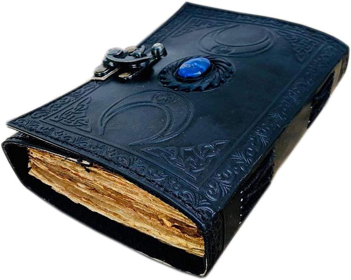 Leren Dagboek - Handgemaakt Leren Notitieboek met Drievoudige Maan ontwerp - Triple Moon Design - Zwart Book of Shadows met Antiek Papier en Kartelrand | Schetsboek voor Magische Formules en Heilige Geometrie