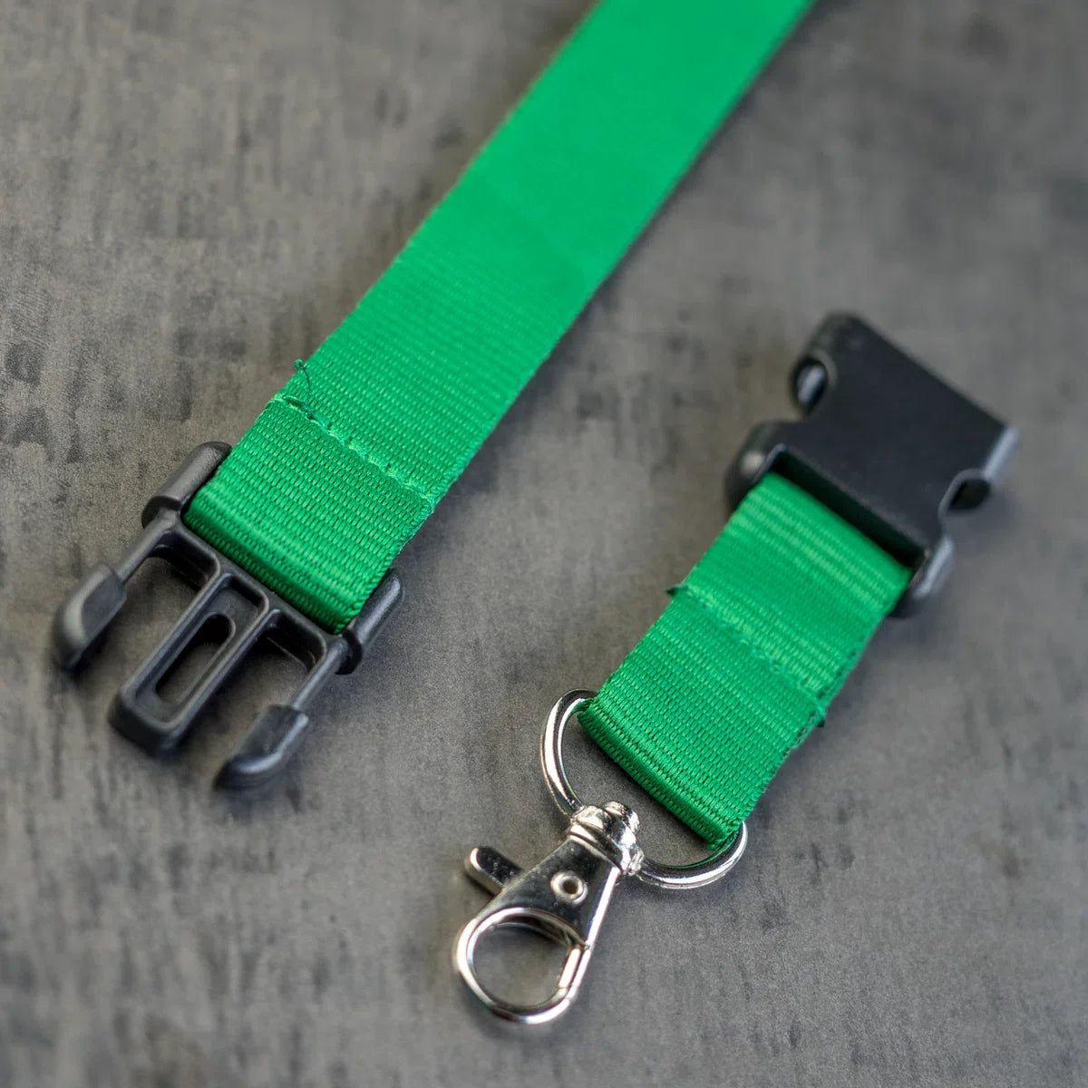Green lanyard with badge/card holder, per 50 pieces