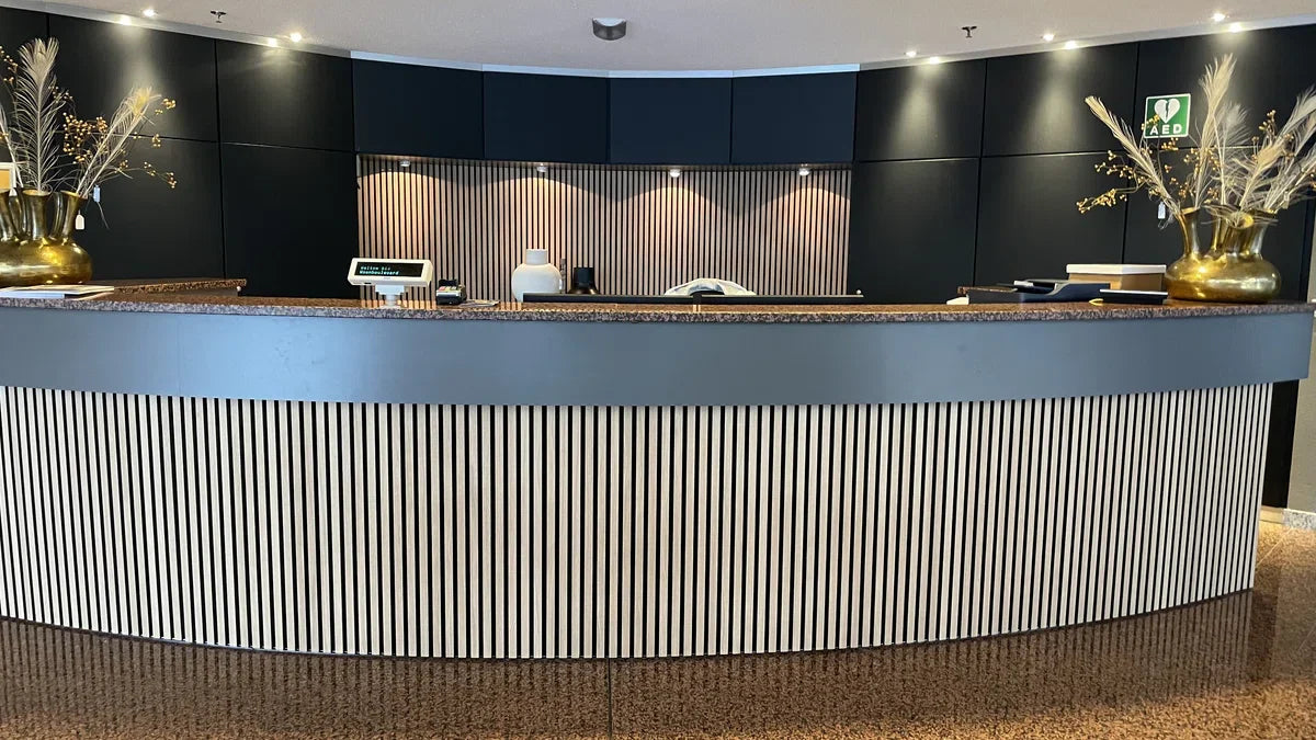 Eiken houtfineer Naturel Promo - Akoestisch Houten Wandpaneel - 240 x 60 cm | Echt Hout | Houten latten | Akupanel | Wanddecoratie| 3D Wandpanelen | Muurdecoratie | Lattenwanden | Wood panels | Eikenhoutfineer