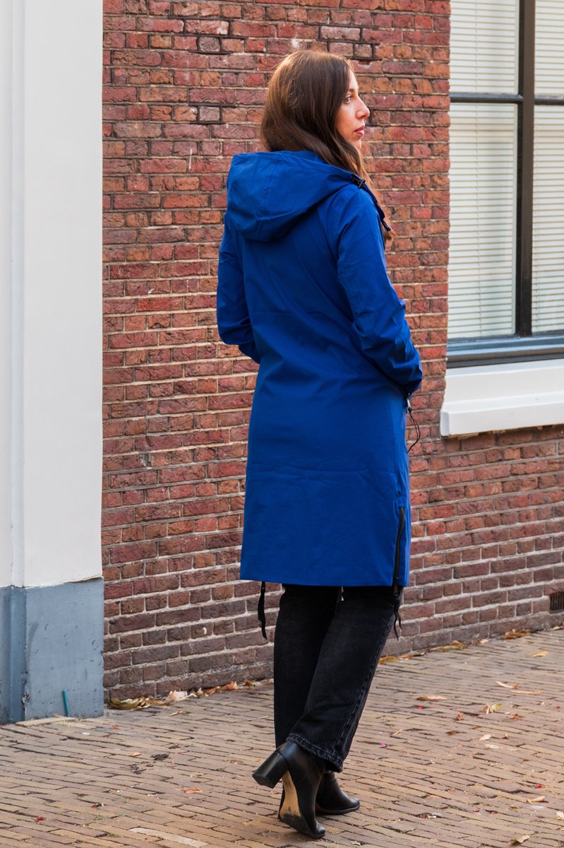 Long women's in-between jacket - Water-repellent & tailored - Cobalt blue - Size 40