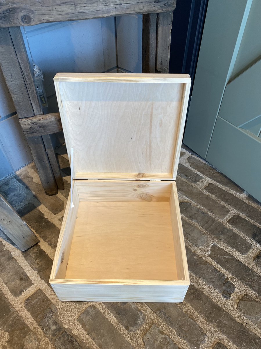 Wooden box with lid and print Beautiful memories (hearts) / size 30x30x19.6 cm / storage box with lid