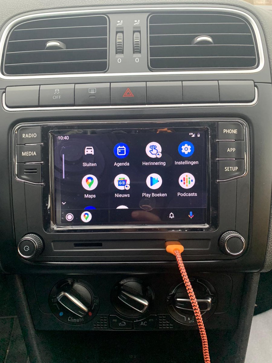 Volkswagen RCD 330 radio Apple CarPlay