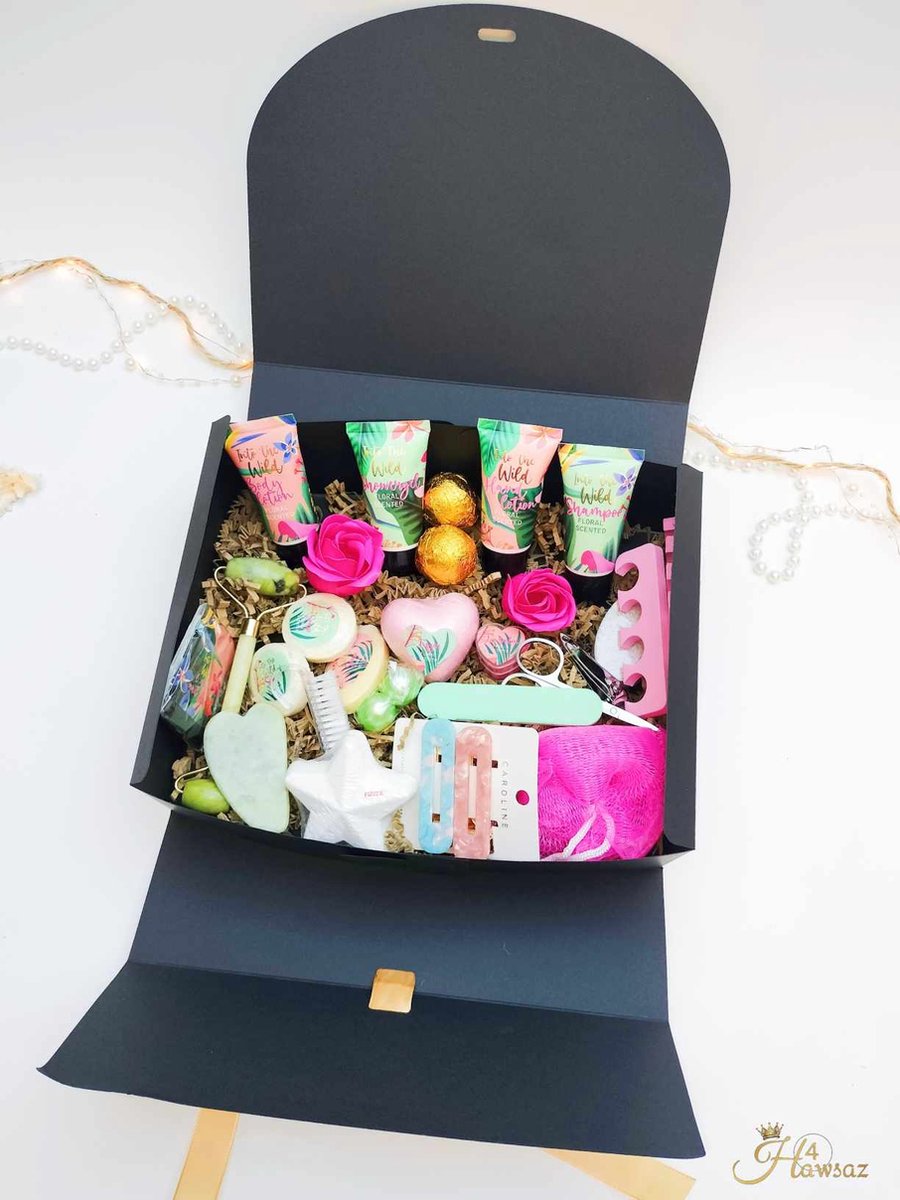 Bath and Body Gift Set 29 pieces - Body Lotion - Luxury Gift - Hawsaz.nl gift - Gua Sha Stone - Gift Box - Nail Care - Gift Set - Ladies Gift - Relax Gift - Pamper Package - Valentine's Gift - luxury gift box - Gift Set - Mother's Day Gift