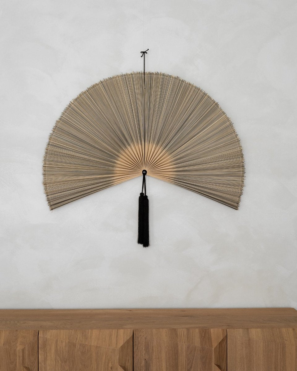 Bamboo waaier Extra Large | Bamboe wanddecoratie | Muurdecoratie waaier met kwastjes | Interieur eyecatcher | Japandi stijl