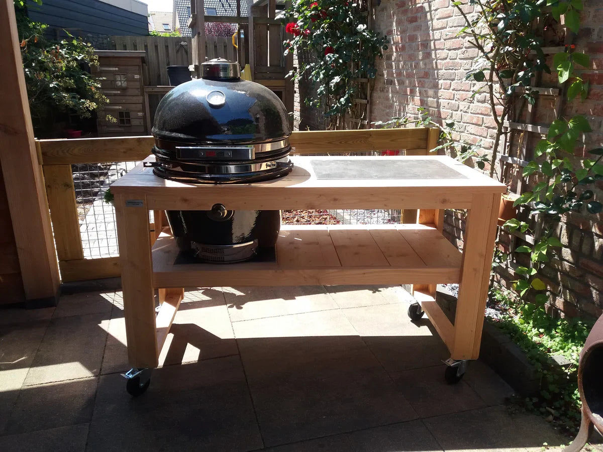 Barbecuetafel, Buitenkeuken, BBQ tafel, Kamadotafel van douglashout, van MMHoutwerk
