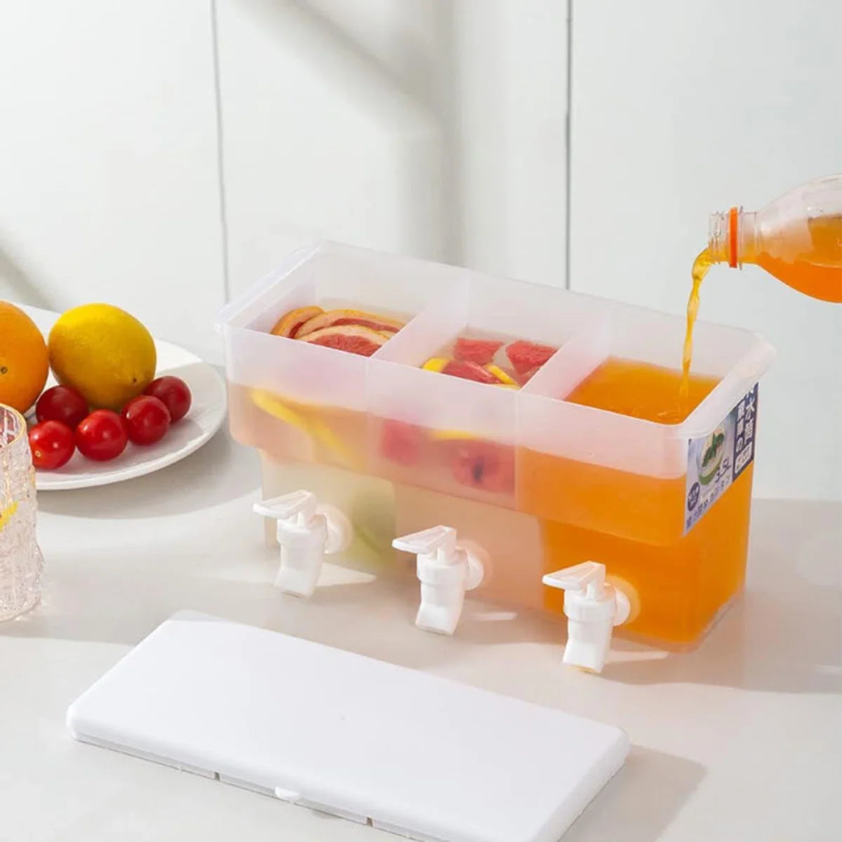 3,5 liter koelkast waterdispenser met kraan, plastic drankdispenser, plastic drankdispenser met 3 compartimenten, ijswatercontainer voor zomerse sappen, koud water, ijsthee, melk, bier.