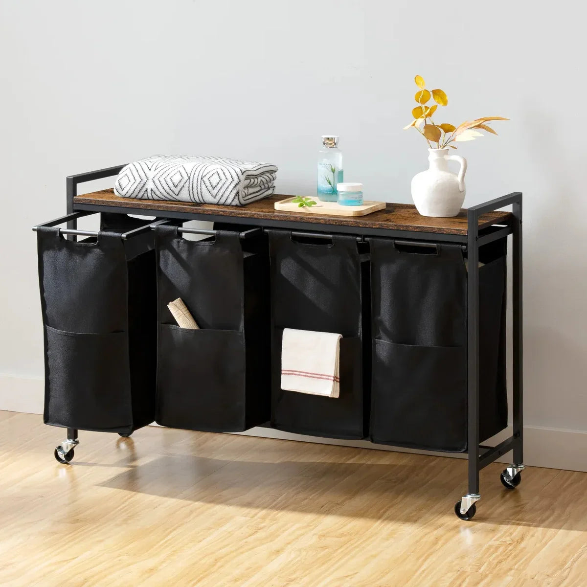Verrijdbare wasmand - 4 vakken - Wassorteerder - Zwart - Houten blad - Nette hippe wasmand - 10,5x33x74,5 cm