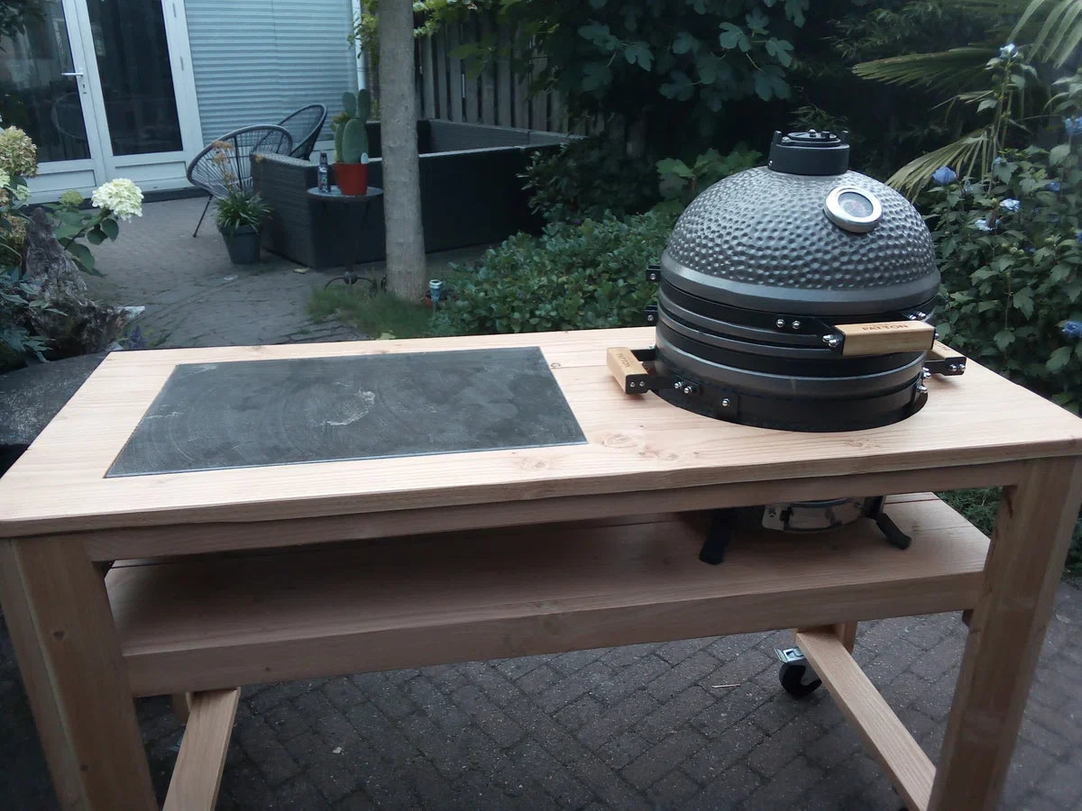 Barbecuetafel, Buitenkeuken, BBQ tafel, Kamadotafel van douglashout, van MMHoutwerk