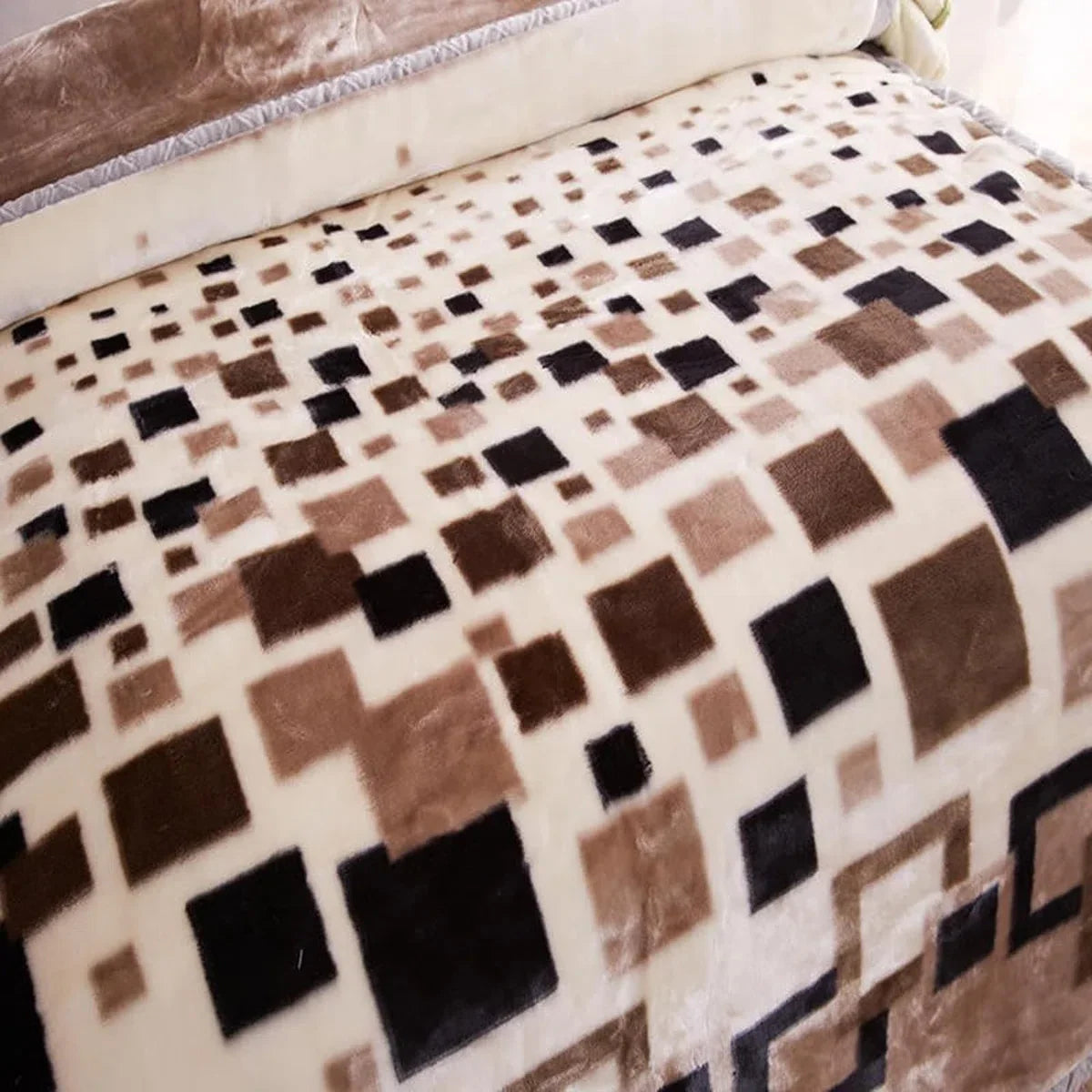 IBBO Shop - Luxe Koreaanse Nerts Deken Dikke Bed Deken - Plaid deken - Afmeting 200x230cm - Zachte en warme Fleece deken - 2 Laags Omkeerbare Raschel Bed Deken voor Herfst Winter - Ademend & Wasbaar