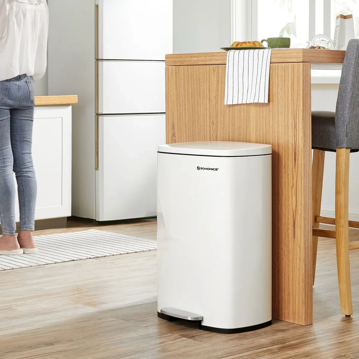 Vibe Prullenbak - Afvalbak 50 liter - Soft Close Prullenbakken - Pedaalemmer van Staal - met binnenemmer en deksel - Romig Wit