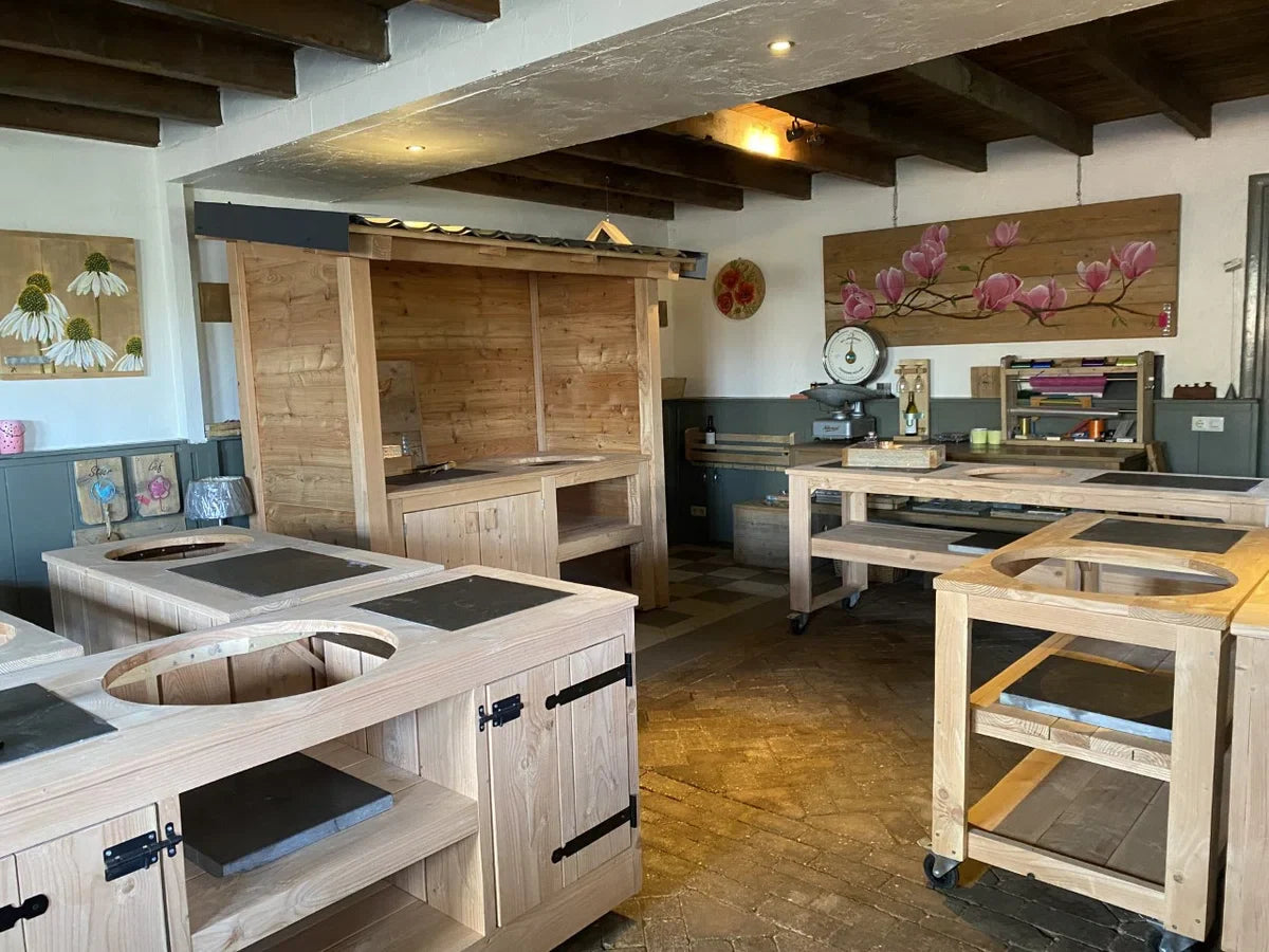 Barbecuetafel, Buitenkeuken, BBQ tafel, Kamadotafel van douglashout, van MMHoutwerk