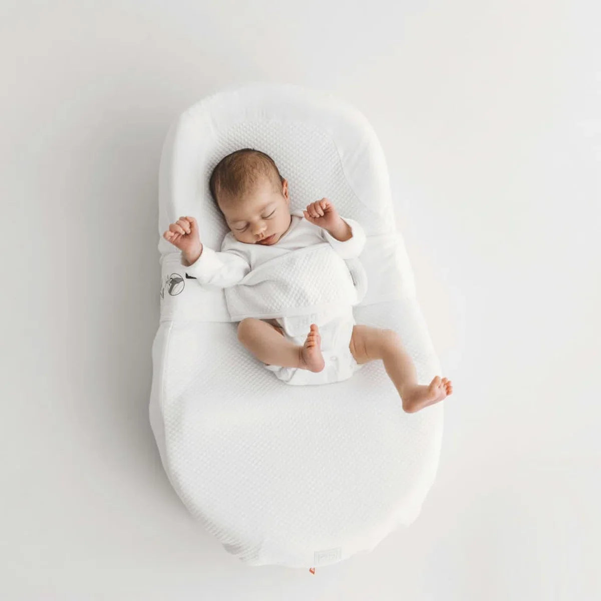 Redcastle Cocoonababy met laken wit