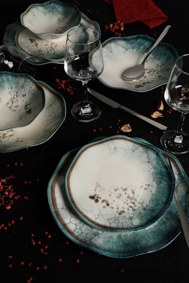 Asir Servies - Dinerset (24-delig). Wit - Dinerbord: 25x25x2 cm (6 stuks) Bord: 22x22x3 cm (6 stuks) Schaal: 16x16x4,5 cm / 250 cc (6 stuks) Dessertbord: 19x19x2 cm (6 stuks) 100% PORSELEIN
